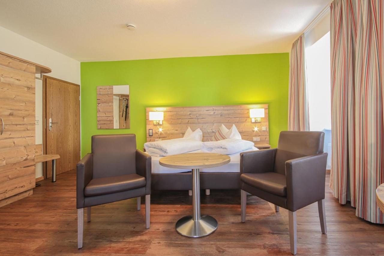 Landgasthof Hotel Rebstock Stuhlingen Exteriör bild