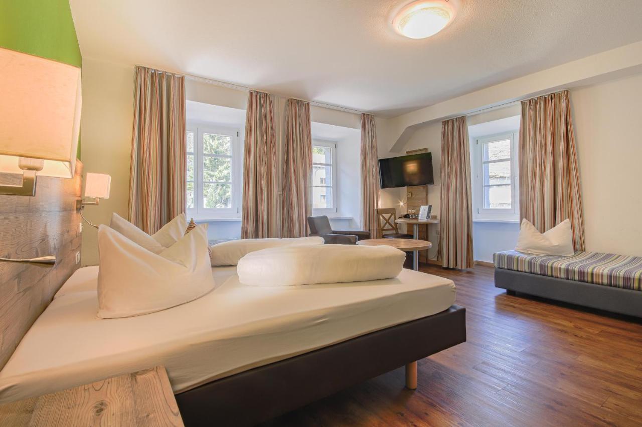 Landgasthof Hotel Rebstock Stuhlingen Exteriör bild