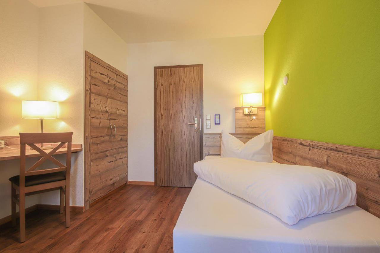 Landgasthof Hotel Rebstock Stuhlingen Exteriör bild