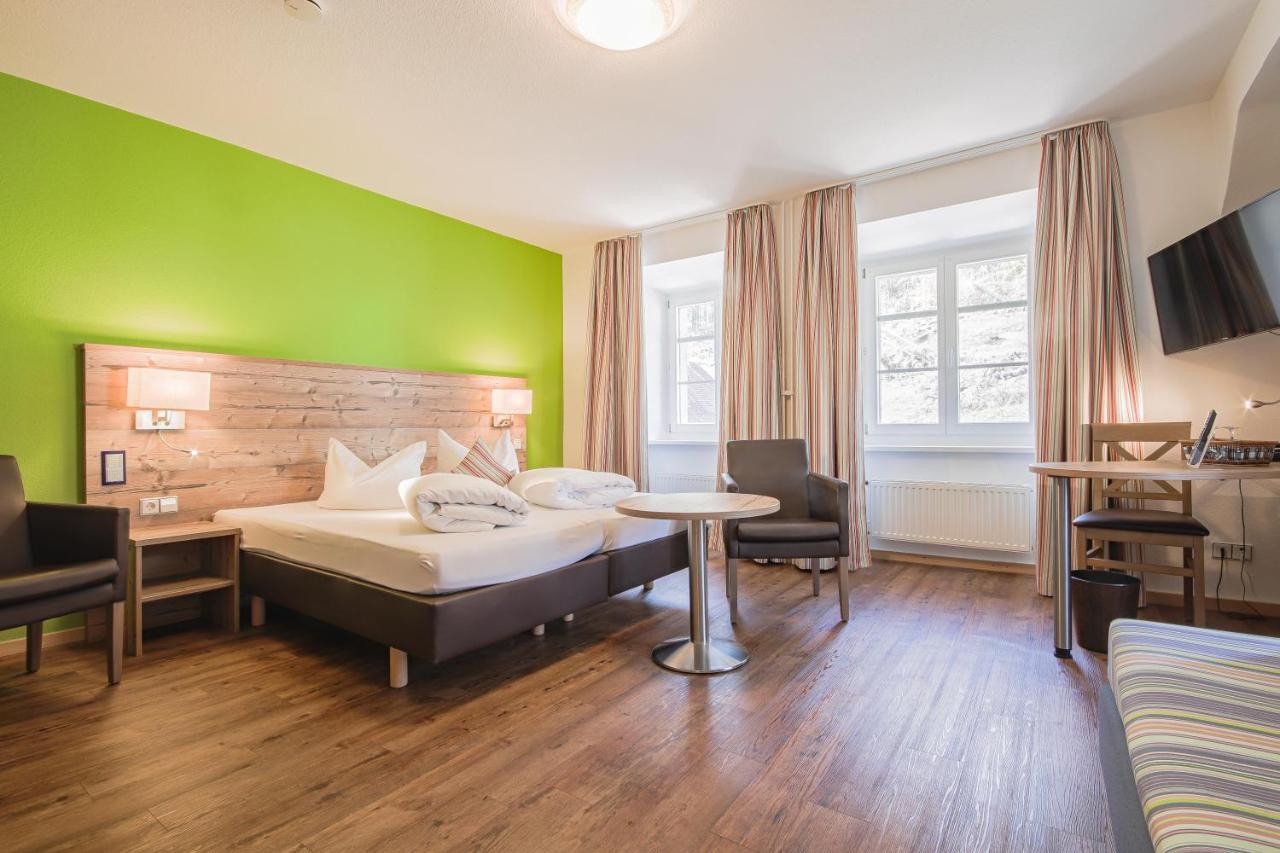Landgasthof Hotel Rebstock Stuhlingen Exteriör bild