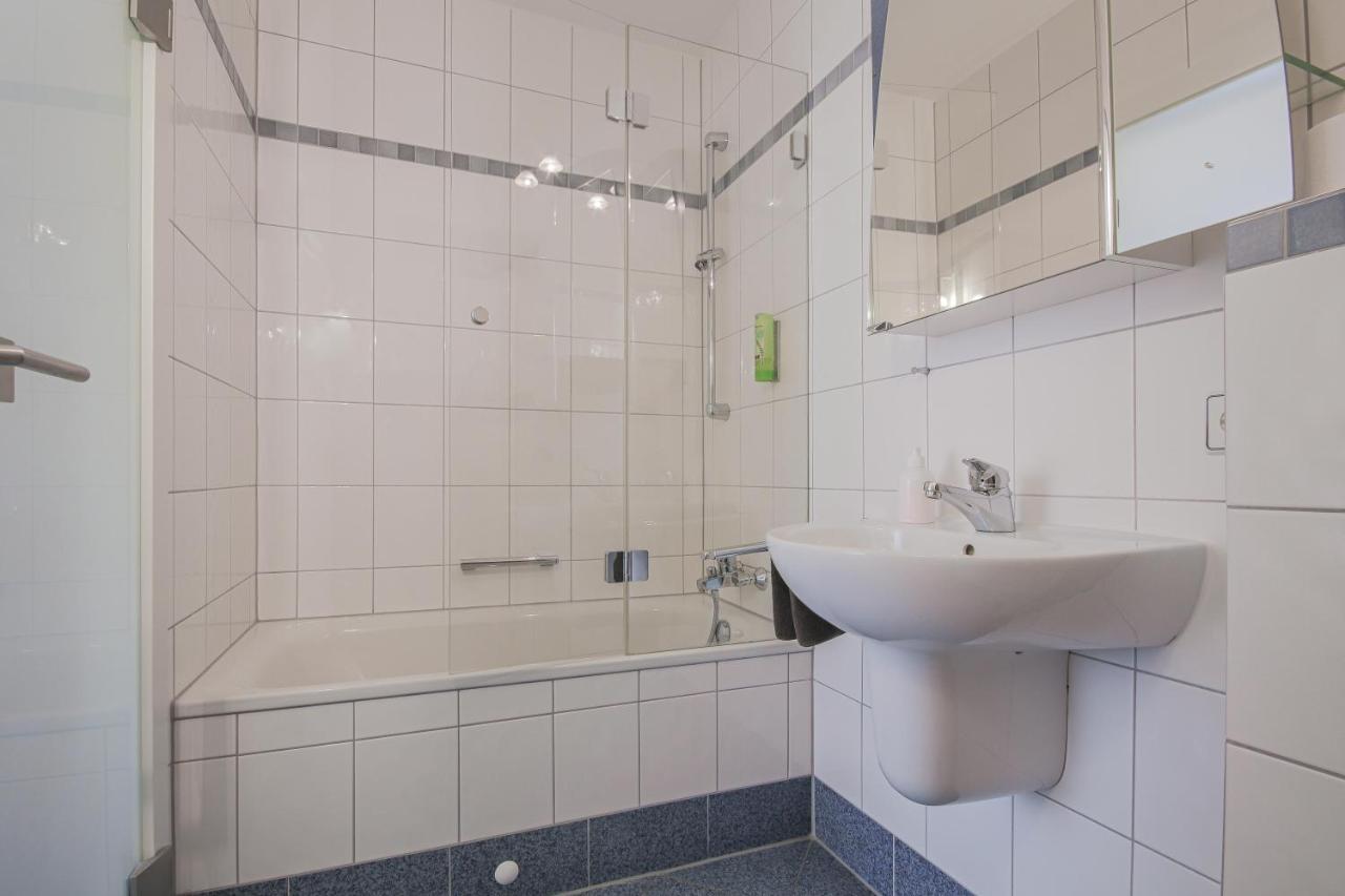 Landgasthof Hotel Rebstock Stuhlingen Exteriör bild